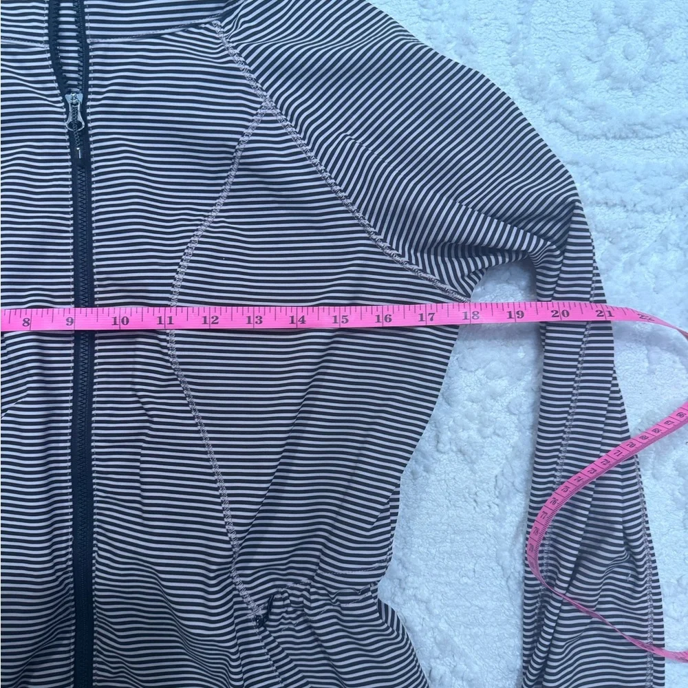 Lululemon Hooded Full Zip Running Jacket Brown Striped‎ Womens Size 6